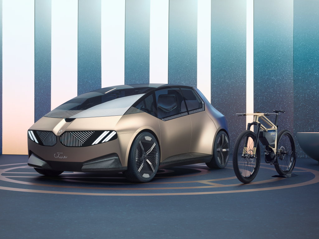 BMW i Vision Circular je vízia trvalo udržateľnej mobility spolu s bicyklom BMW i Vision AMBY